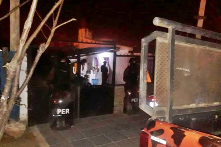 Tres detenidos en allanamientos en el barrio Constitución y Fátima