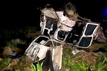 Dos concordienses despistaron con su auto al ser rozados por un camión