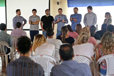 Kueider sigue aglutinando jóvenes detrás de Bordet “porque es el mejor candidato”