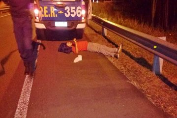 Una joven pareja en moto se accidentó sobre la ruta nacional 015