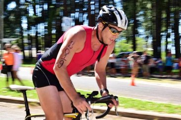 Enrique Cresto explicó por qué corrió el triatlón con el número 2019
