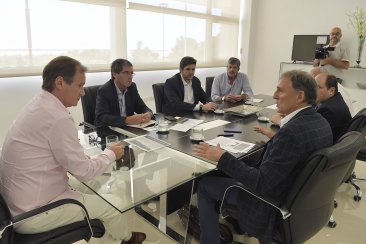 Arandaneros se reunieron con Bordet para analizar una mayor competitividad del sector