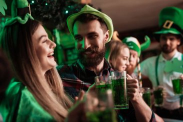 En San Patricio hasta la cerveza es verde
