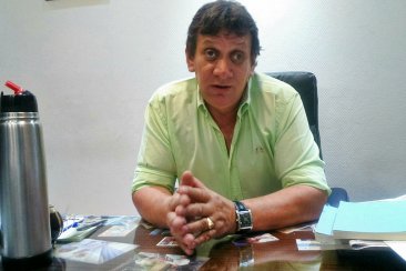 "Queremos que la economía mejore y no quedar con salarios de pobreza", dijo. "Queremos que la economía mejore y no quedar con salarios de pobreza", dijo.