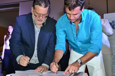 Cresto buscará el aval de los ediles para la reorganización del municipio. Cresto buscará el aval de los ediles para la reorganización del municipio.