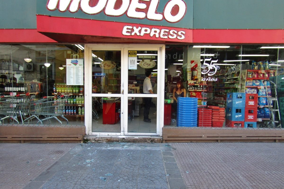 El hombre qued&oacute; detenido por el delito de "hurto en flagrancia".