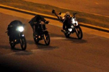 Ahora las "picadas de motos" se hacen en pleno día y a la vista de todos. Ahora las "picadas de motos" se hacen en pleno día y a la vista de todos.