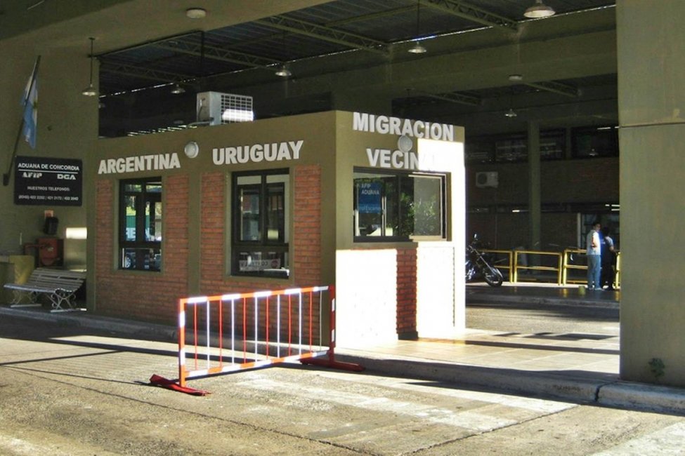 Informan cuántas personas ingresaron y egresaron del país por el corredor seguro Concordia - Salto