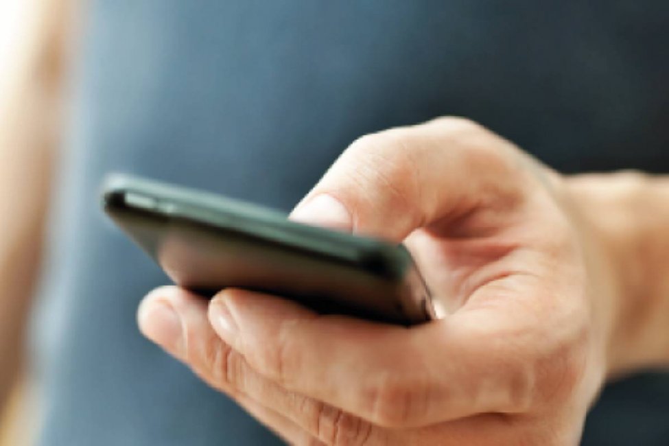 Una escuela de Concordia se sumó a la prohibición del uso de celulares en el establecimiento
