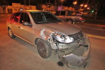 El auto que conducía Callejas y las señales del impacto El auto que conducía Callejas y las señales del impacto