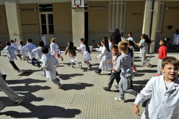 En Concordia, oficialmente, la mitad de los docentes fueron a trabajar. En Concordia, oficialmente, la mitad de los docentes fueron a trabajar.