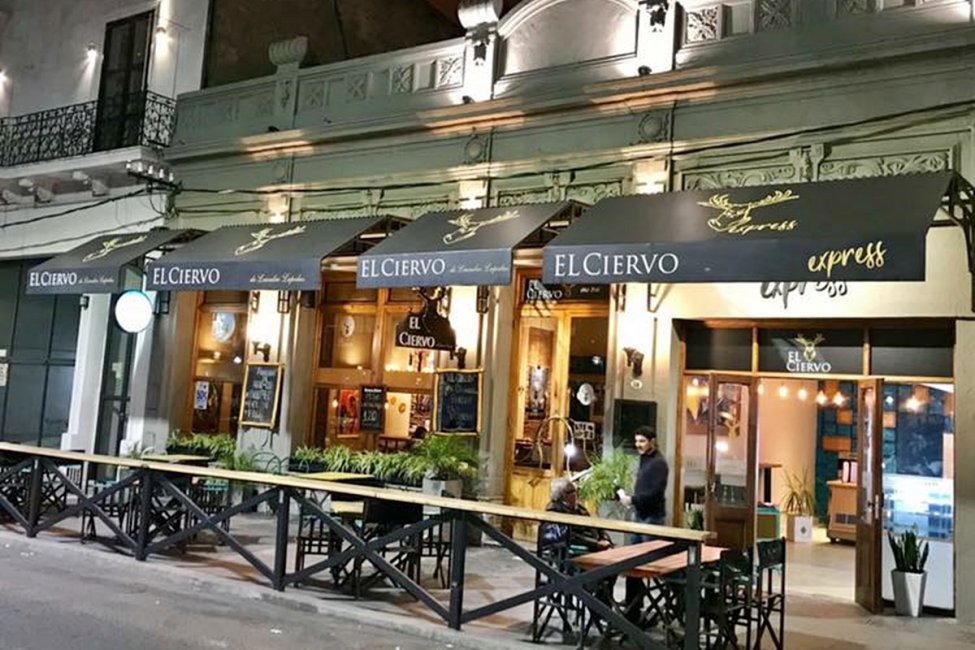 La Asociación Hotelera y Gastronómica solicitó la habilitación de mesas en las veredas