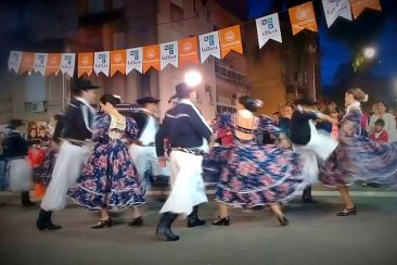El ciclo cultural se realiza al aire libre, de forma totalmente gratuita. El ciclo cultural se realiza al aire libre, de forma totalmente gratuita.