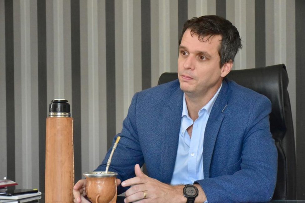 Cresto destac&oacute; que la Emergencia Social incluye la reducci&oacute;n de cargos pol&iacute;ticos