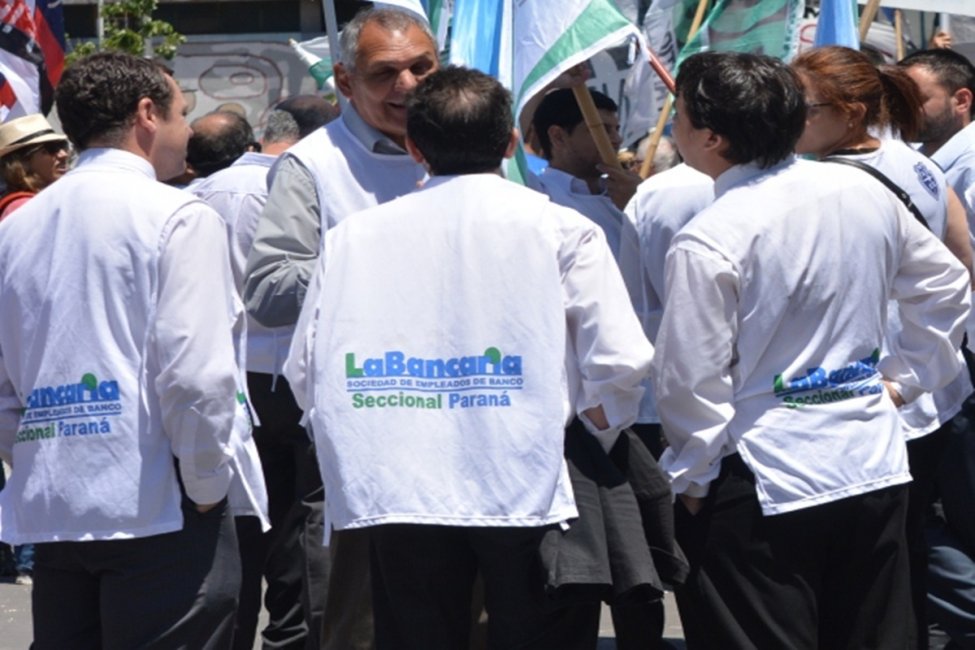 Los empleados bancarios solicitaron reapertura de la paritaria