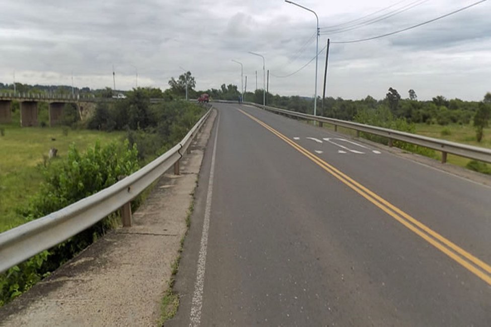 La policía apresó a dos responsables de arrojar piedras contra vehículos en el Puente Alvear