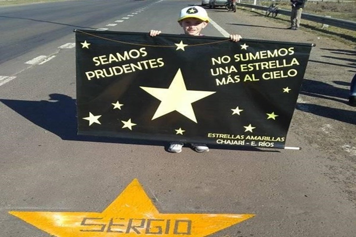 El legislador libertario dijo que las estrellas amarillas eran paganas. El legislador libertario dijo que las estrellas amarillas eran paganas.