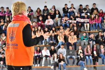 Los estudiantes fueron capacitados en maniobras de primeros auxilios. Los estudiantes fueron capacitados en maniobras de primeros auxilios.