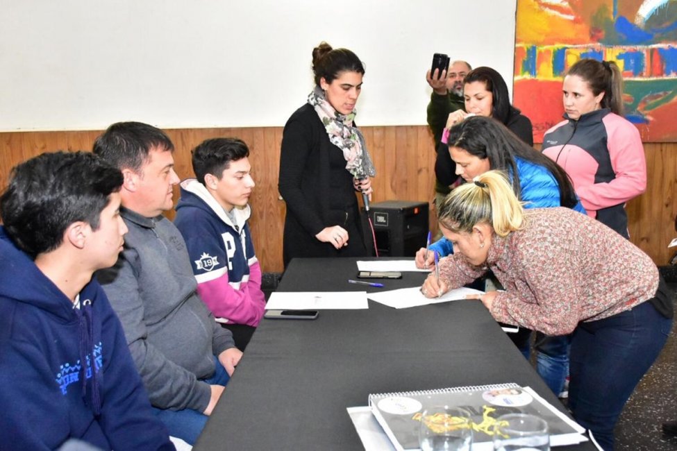 Finalmente se firmó el convenio entre ECU y el Municipio para el uso de los Galpones de Estación Norte