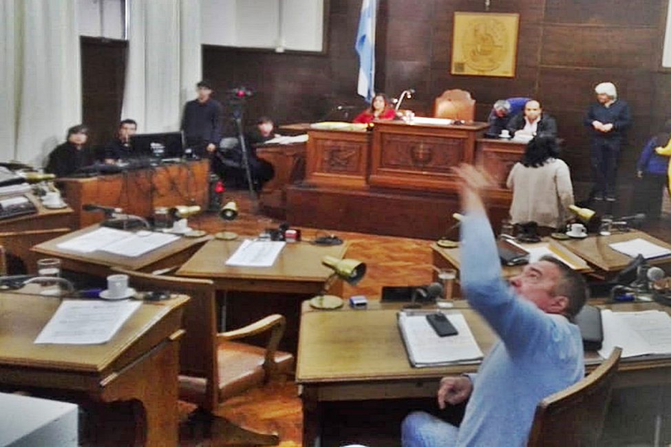 Hubo concejales del PJ &ldquo;que no levantaron la mano, pero tampoco han levantado la voz&rdquo;, reproch&oacute; Rapuzzi