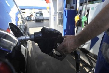 Según la industria petrolera, aún queda un atraso del 5% en los precios. Según la industria petrolera, aún queda un atraso del 5% en los precios.