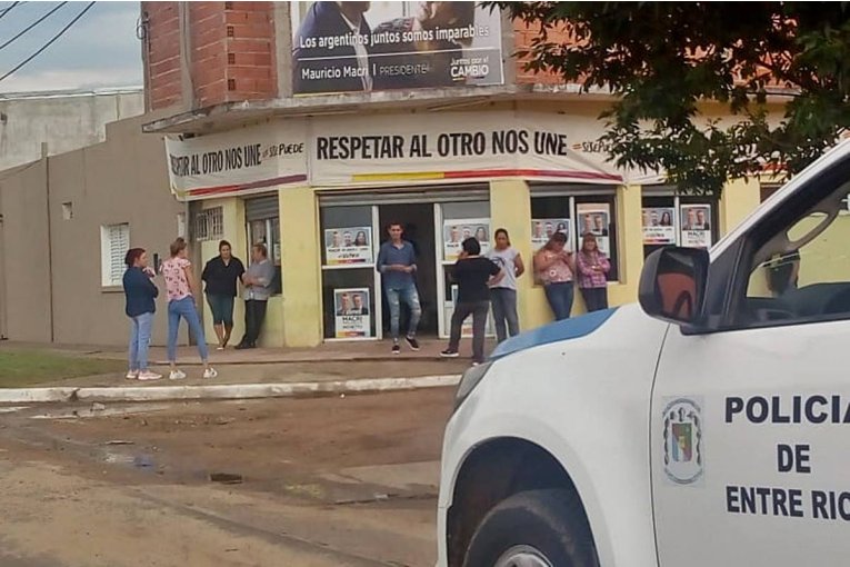 Acusan a una fuerza pol&iacute;tica de repartir alimentos en pleno acto electoral