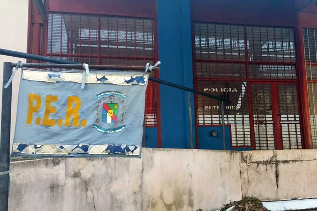 El asesino se presentó en la Comisaría Sexta y reconoció el hecho. El asesino se presentó en la Comisaría Sexta y reconoció el hecho.