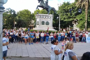 La manifestación se concentró en plaza 25 de Mayo. La manifestación se concentró en plaza 25 de Mayo.