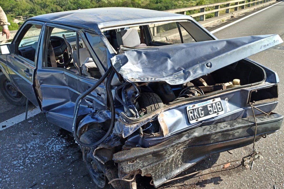 El conductor del veh&iacute;culo fue trasladado con heridas leves.