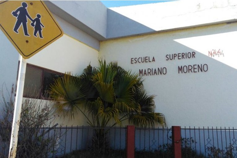 Padres de las escuela Mariano Moreno preocupados por la falta de clases en una de las orientaciones