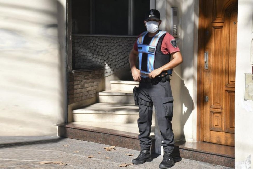 Implementan una línea telefónica para denunciar a quienes violen la cuarentena