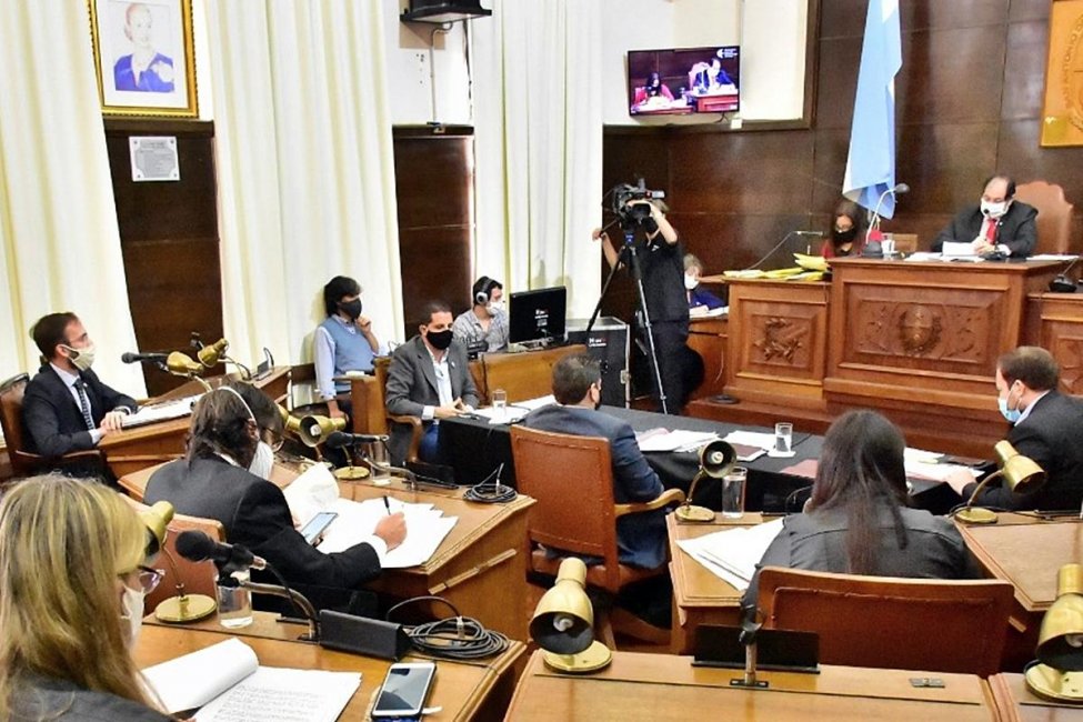 A pesar de un acalorado debate se aprobó por un aumento de tasas para el sector financiero y joyerías