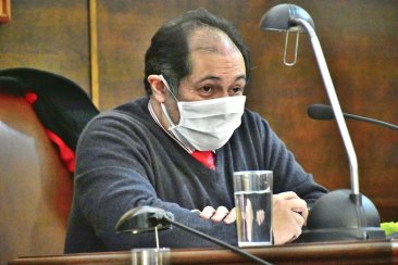El edil habló sobre la sesión del jueves. El edil habló sobre la sesión del jueves.