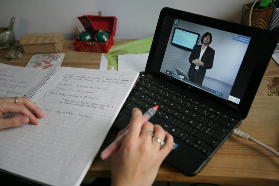 El plenario de Agmer exigió clases virtuales por más días y reclama la vacunación a los docentes