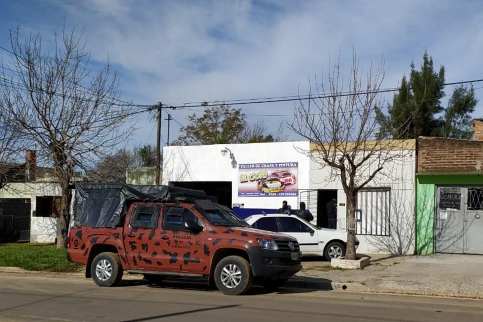 Desbaratan una banda que vendía drogas y armas con policías implicados