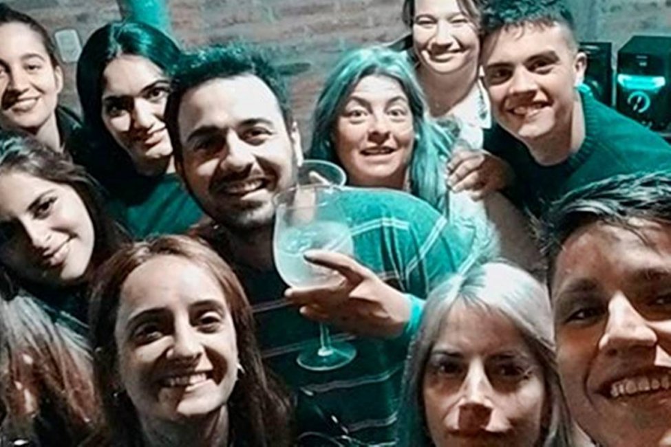Polémica por una funcionaria municipal con rango de directora que festejó su cumpleaños en cuarentena
