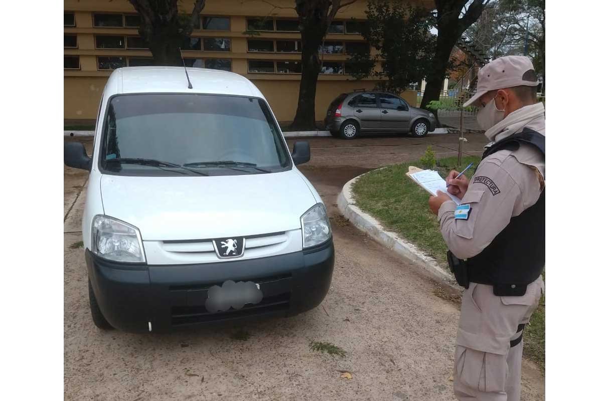 El instructor quiso huir a contramano y terminó detenido. El instructor quiso huir a contramano y terminó detenido.