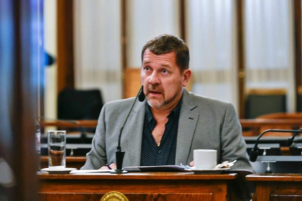 Se dió a conocer el parte médico del senador Armando Gay