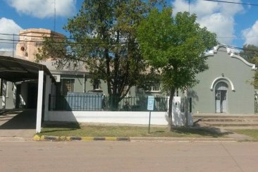 Los dos positivos tienen neumonía y permanecen aislados en el hospital. Los dos positivos tienen neumonía y permanecen aislados en el hospital.