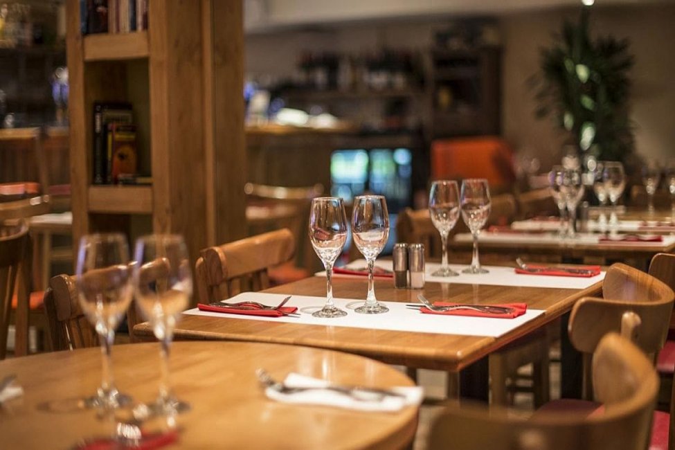 Gastronómicos aseguran que &ldquo;el Covid nos fundió y las restricciones nos dan el tiro de gracia&rdquo;