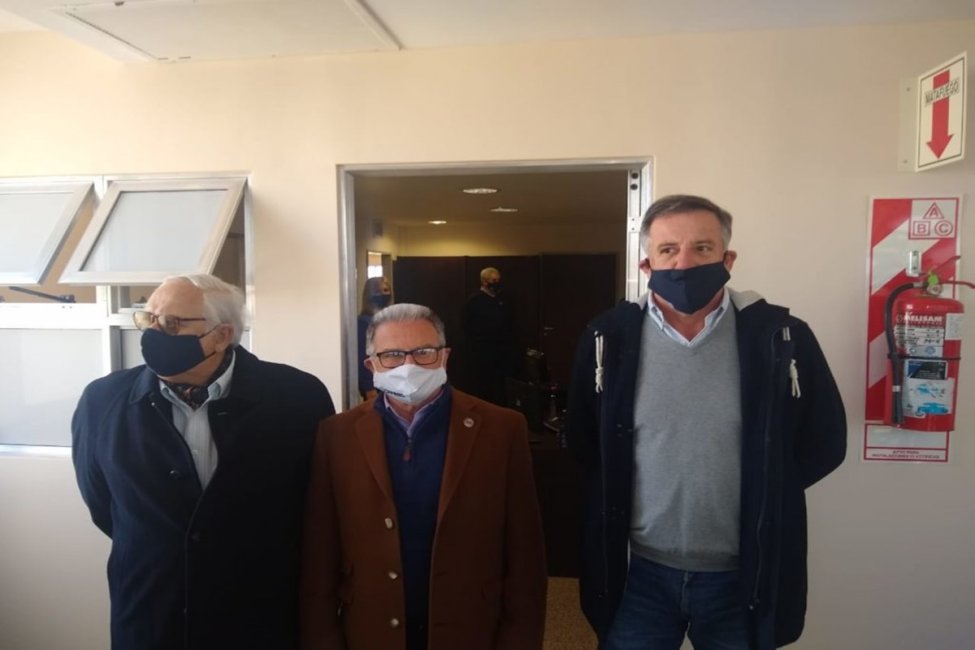 La Delegación Argentina firmó acuerdos de resarcimiento con los ribereños