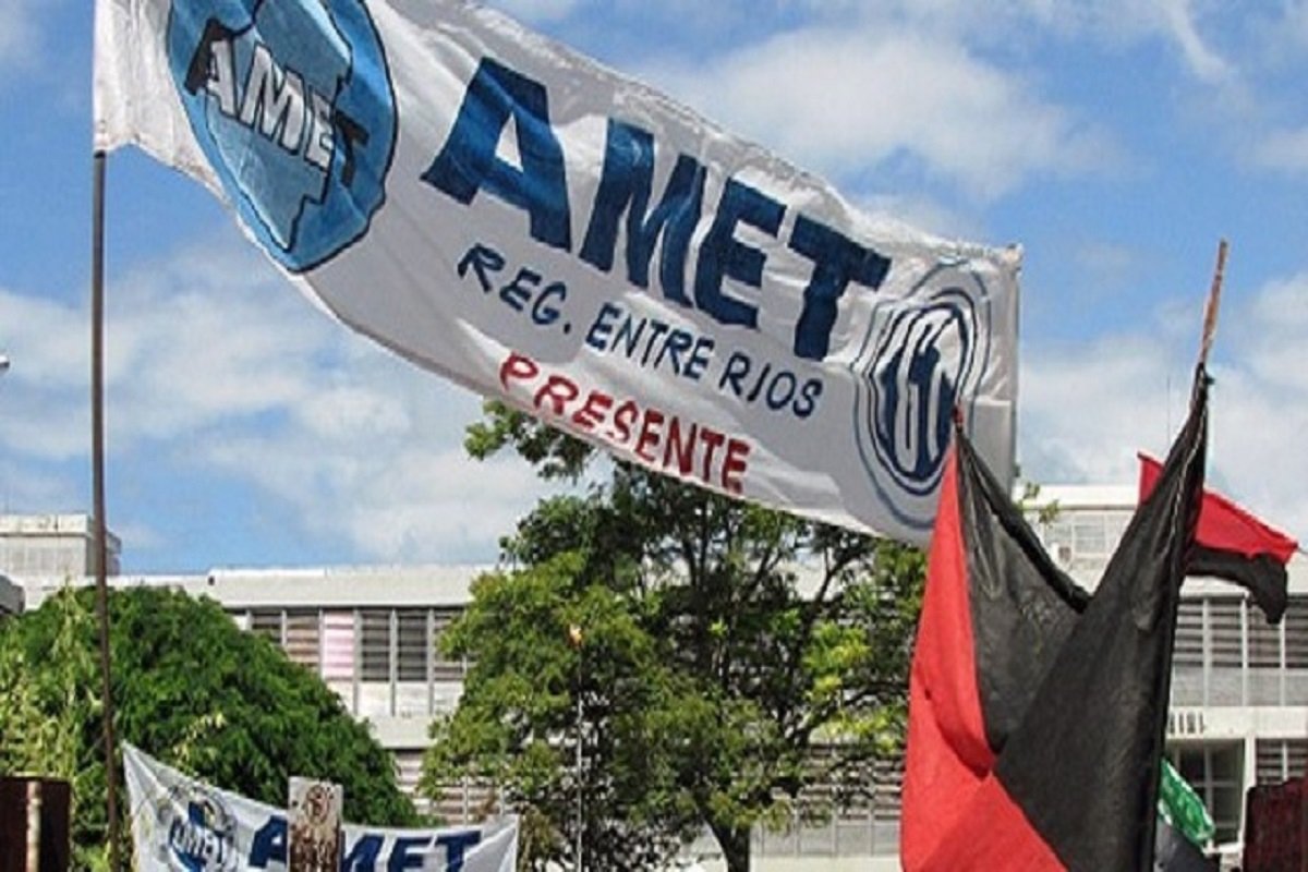 El gremio sostuvo que los docentes deben percibir un salario "justo y acorde".