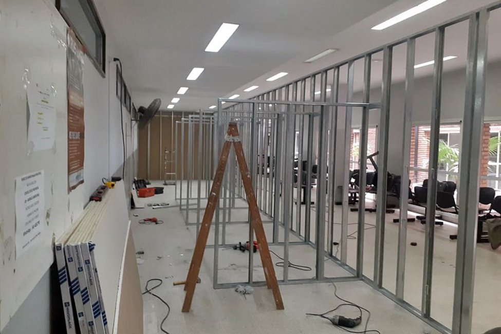 Primeras imágenes del laboratorio para COVID que empezó a montarse en el Masvernat