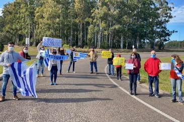 El grupo Puente vuelve a manifestarse el próximo domingo. El grupo Puente vuelve a manifestarse el próximo domingo.