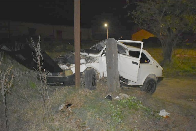 Un joven fue trasladado a Concordia tras impactar con su auto en una columna