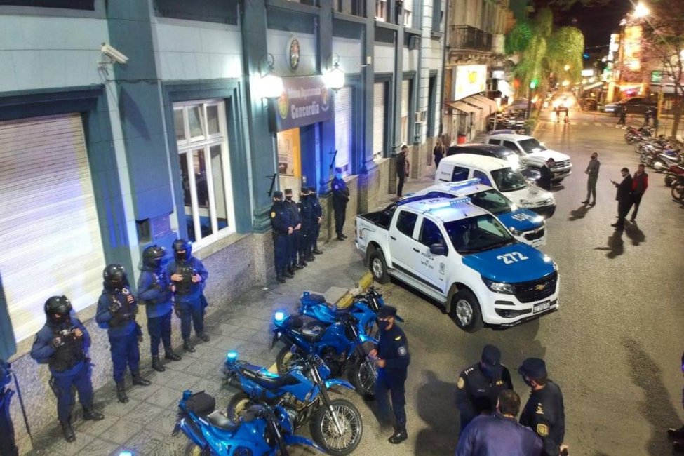 La policía realizó en Concordia varios operativos por reuniones y fiestas clandestinas