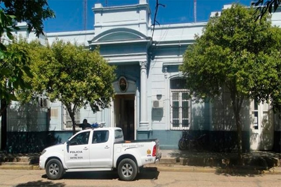 Una abogada que trabaja para la policia volvió a ser acusada de actividades incompatibles