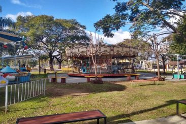 El propietario del lugar también pide para poder volver a la actividad. El propietario del lugar también pide para poder volver a la actividad.