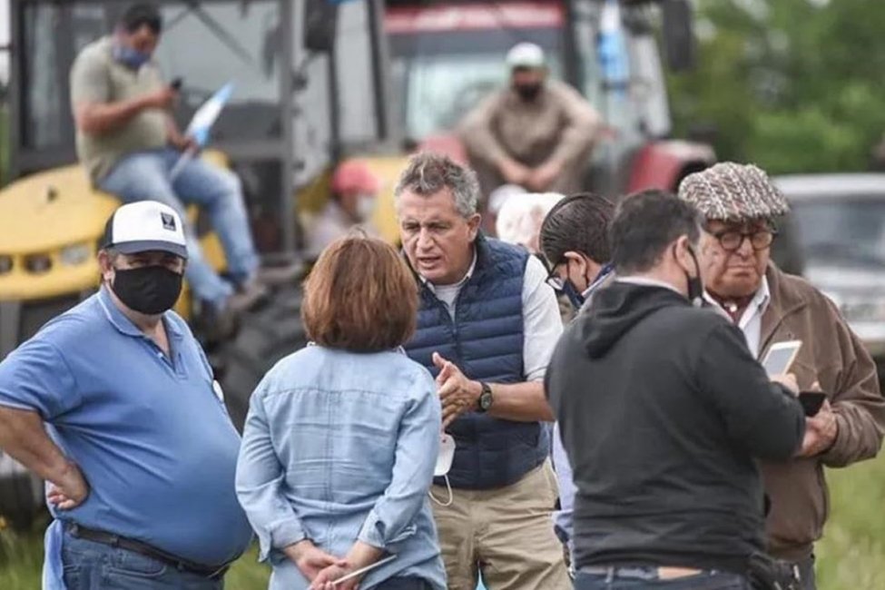 Etchevere bloqueó la entrada al campo que disputa con su hermana y convocan a un banderazo para este domingo
