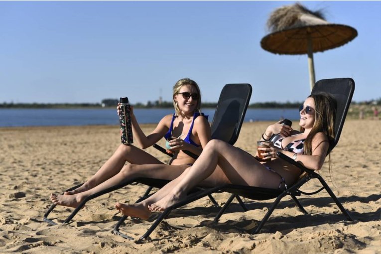 Bordet firm&oacute; el decreto que habilita el comienzo de la temporada tur&iacute;stica de verano en Entre R&iacute;os